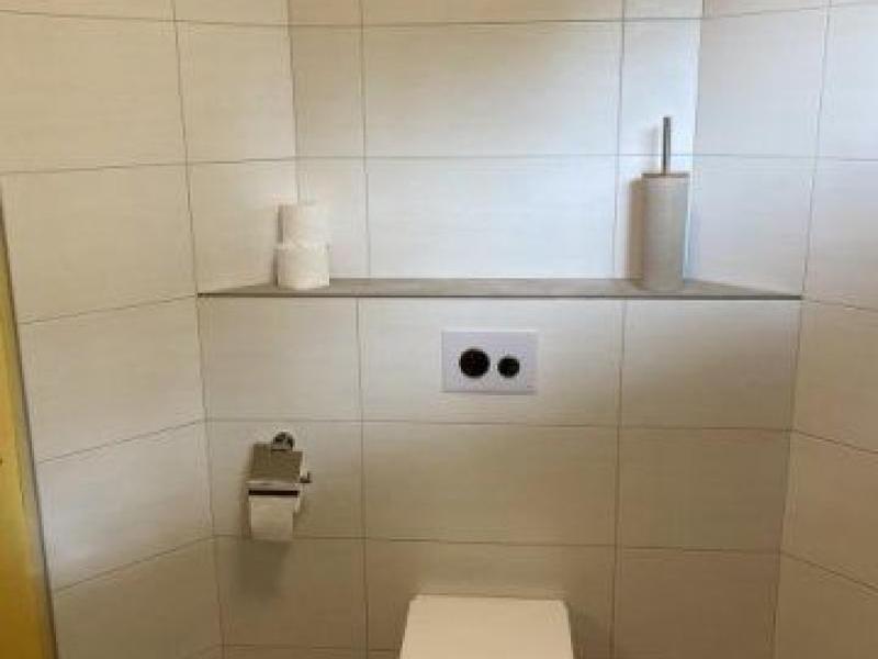 zwevend toilet badkamer